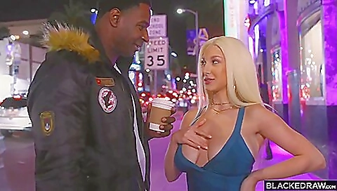 Milf and sexy milf likes to the lick pussylike