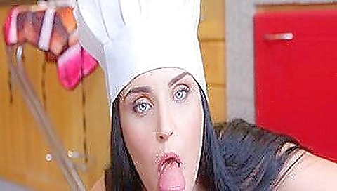 Hot girl takes a creampie in the kitchen