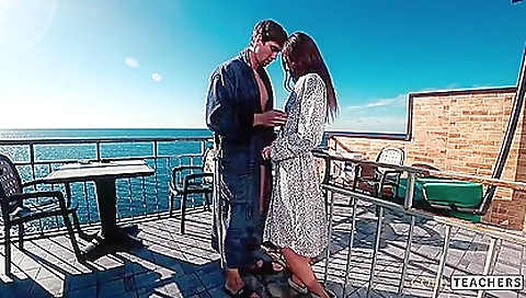 Hot chick fucked in the kitchen ands