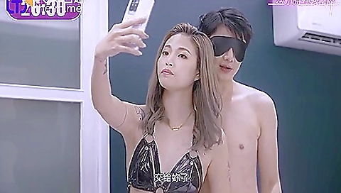 Big booty babe with huge tits